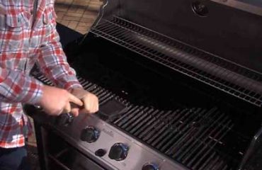 Cleaning and maintenance of barbecue