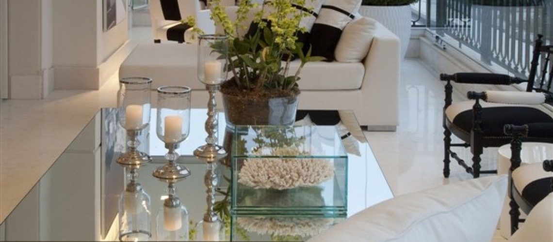 چطور برای بالکن کوچک، مبلمان فضای باز مناسب انتخاب کنیم؟ راهنمای کامل انتخاب ست‌های کم‌جا، ماژولار و کاربردی برای افزایش فضای مفید و زیبایی بالکن.