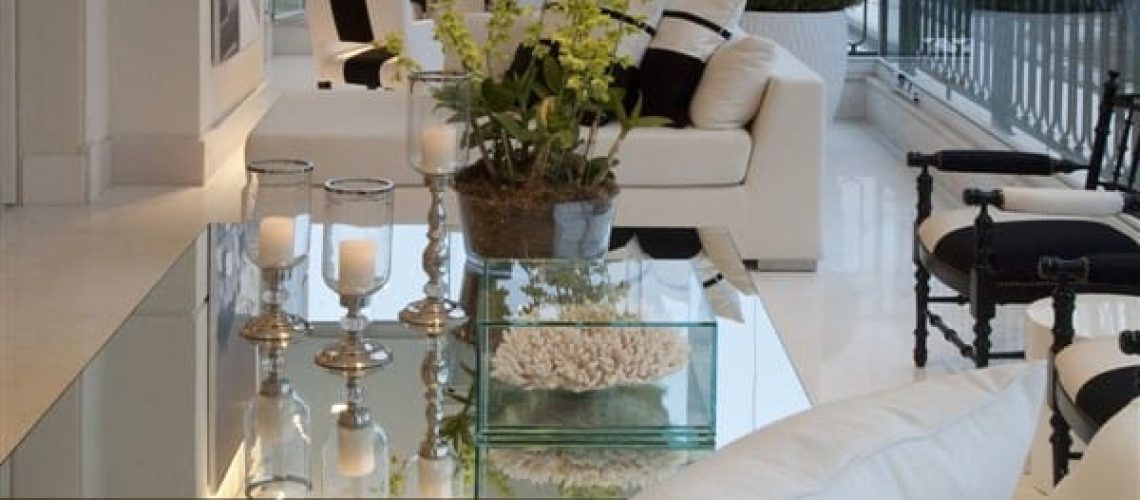 چطور برای بالکن کوچک، مبلمان فضای باز مناسب انتخاب کنیم؟ راهنمای کامل انتخاب ست‌های کم‌جا، ماژولار و کاربردی برای افزایش فضای مفید و زیبایی بالکن.